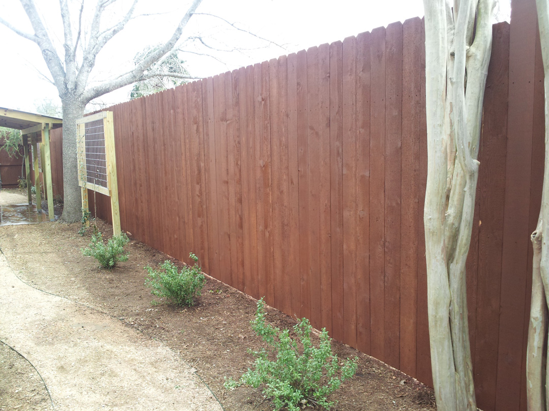 fence staining brentwood